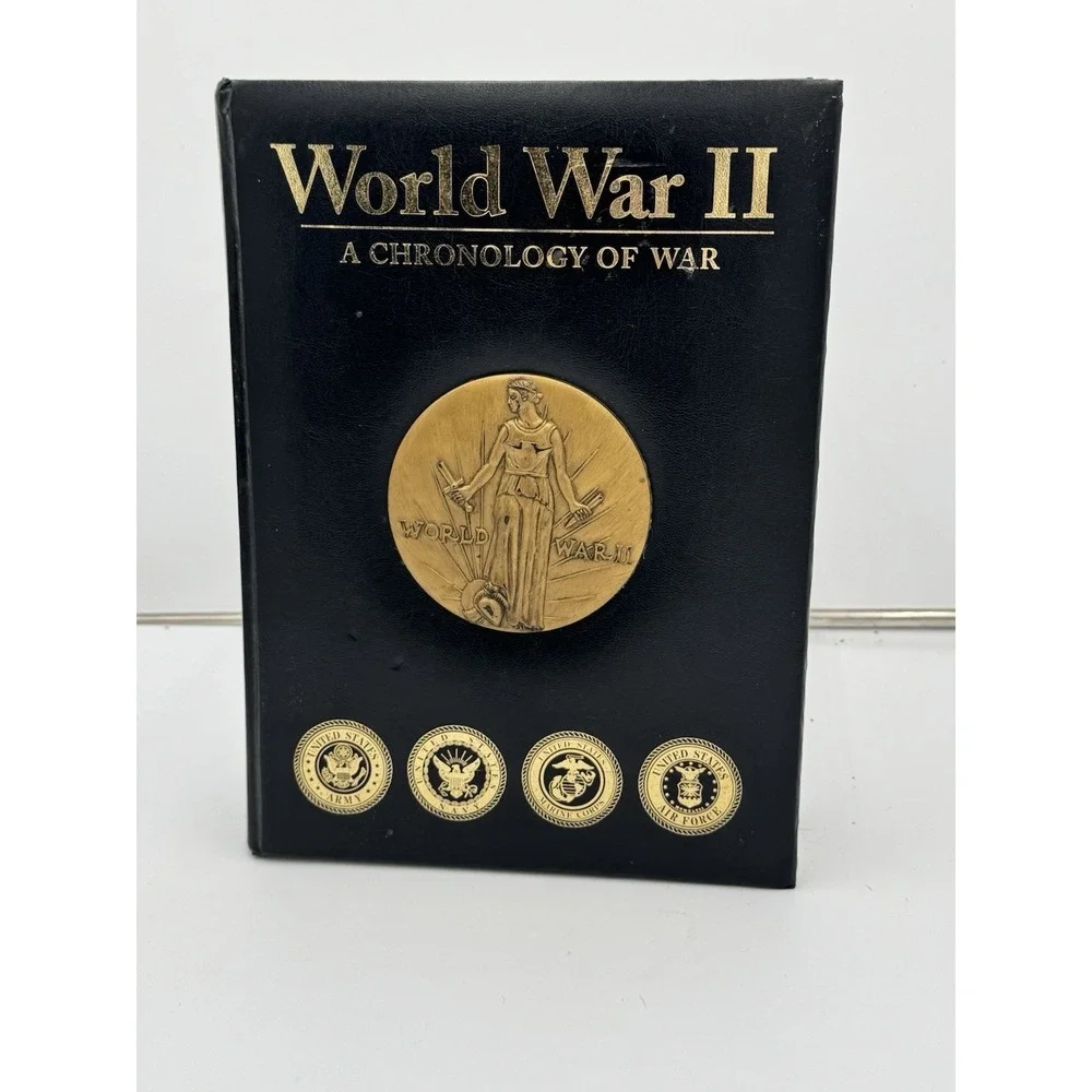 World War II :‎ A Chronology of War by Raymond K. Bluhm (2008, Hardcover)